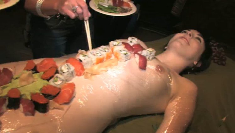 Nude Sushi 114